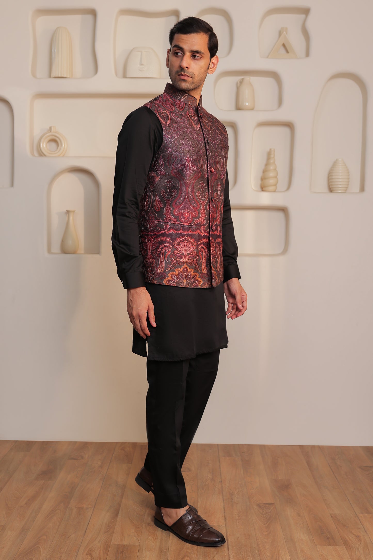 Paisley Noir Kurta Set